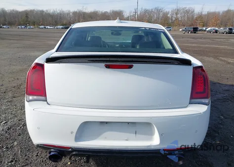 2023 Chrysler 300 Touring L z USA, uszkodzony, nr VIN 2C3CCADG4PH706898